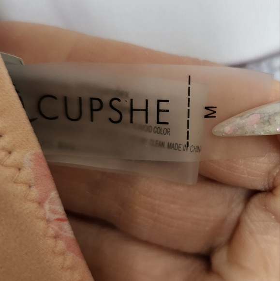 Cupshe 1 piece size medium - Picture 3 of 3